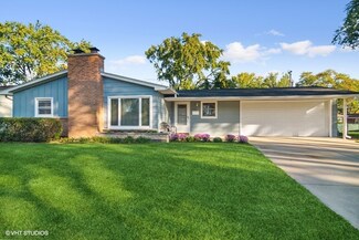928 Pebble Dr, Wheeling, IL 60090