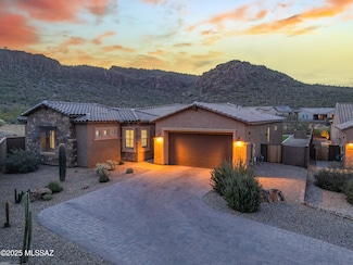 8295 N Lone Ranger Rd, Tucson, AZ 85743