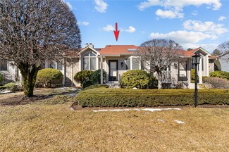 4 Shadowbrook Ln Unit C, Smithfield, RI 02917