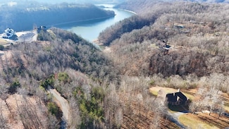 30 Lakepointe Dr, Albany, KY 42602