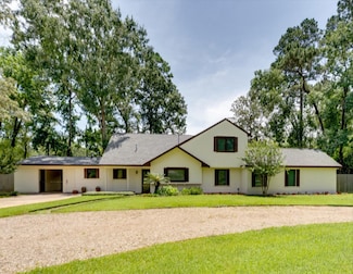 1400 Buttercup Ln, Kingwood, TX 77339
