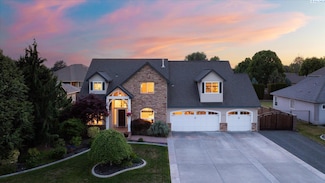 1010 Christopher Ln, Pasco, WA 99301