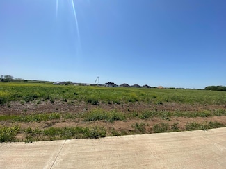 000 Creamer Ct, Waxahachie, TX 75167