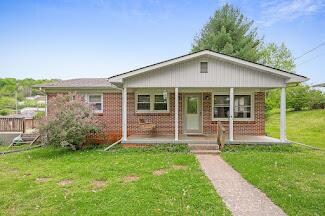 404 Oakley St, Livingston, TN 38570