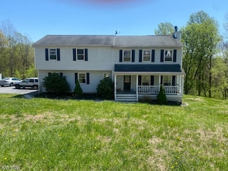 19 Southfield Dr, Sussex, NJ 07461