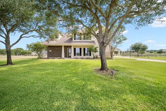 466 Ruby Dr, Bellville, TX 77418