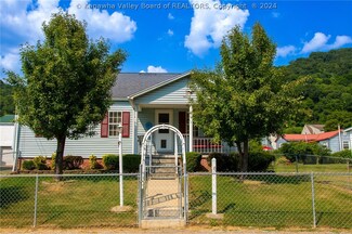 144 W Central Ave, Belle, WV 25015