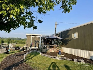 37655 Leading Creek Rd, Middleport, OH 45760