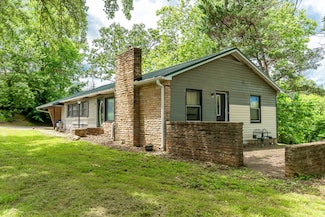 705 Preacher Roe Blvd, West Plains, MO 65775