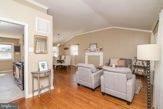 280 Wedgewood Dr, Cinnaminson, NJ 08077