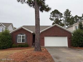 124 Lightwater Dr, Aberdeen, NC 28315