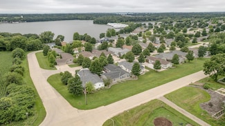 1310 Wood Duck Rd, Arnolds Park, IA 51331