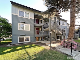 11103 NE 124th Ln Unit E117, Kirkland, WA 98034