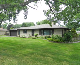 155 Jamesway, Benton Harbor, MI 49022