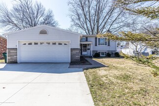 2711 W Mount Hope Ave, Lansing, MI 48911