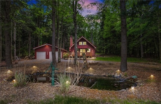 522 Peninsula Dr, Central City, PA 15926