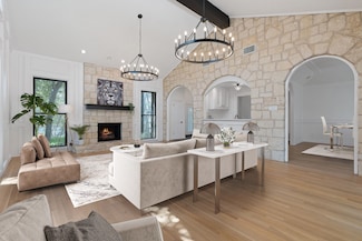 1805 Intervail Dr, Austin, TX 78746