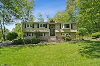 15 Longhill Rd, Randolph, NJ 07869