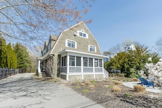 61 Fletcher St, Kennebunk, ME 04043