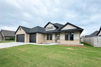 9224 NW 83rd St, Yukon, OK 73099