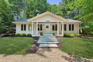 13884 Peach St, Harbert, MI 49115