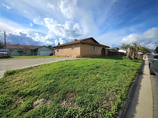 255 S Pepper St, Woodlake, CA 93286