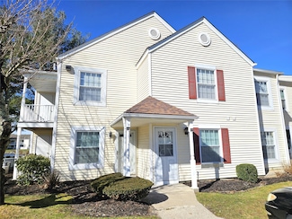 210 Fairview Cir, Middle Island, NY 11953