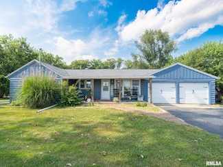 3381 Mall Rd, Pekin, IL 61554