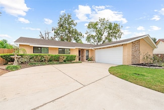 2823 Rockarbor Dr, Houston, TX 77063