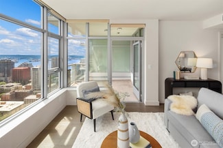 583 Battery St Unit 3607N, Seattle, WA 98121
