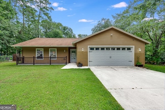 102 Creekwood Ln, Kingsland, GA 31548