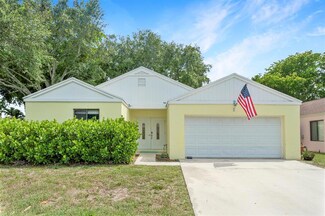 2 Beckley Place, Boynton Beach, FL 33426