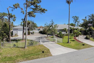 820 Bayshore Dr, Englewood, FL 34223