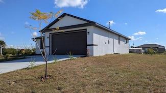 8033 Oakleaf Cir, Labelle, FL 33935