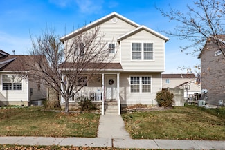 7841 N Saddleback Dr, Eagle Mountain, UT 84005