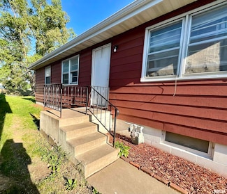 715 31st St, Rock Island, IL 61201