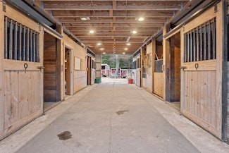 29 Boardley Rd, Sandwich, MA 02563