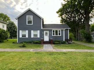 108 S Grant St, Galien, MI 49113