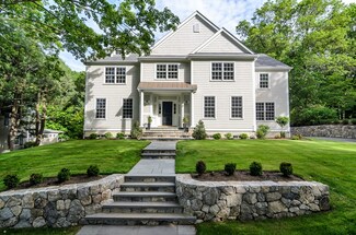 12 Nantucket Rd, Wellesley Hills, MA 02481