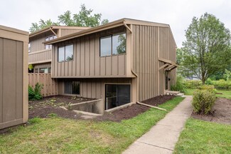 501 Yosemite Ct, Roselle, IL 60172