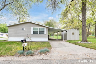 5547 Seagull Dr NE, Belmont, MI 49306