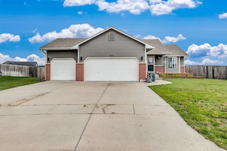 232 N Salt Creek Ct, Clearwater, KS 67026