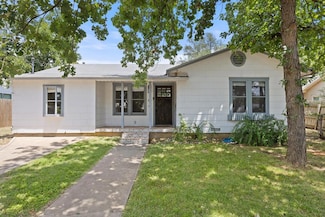 106 W Mulberry St, Fredericksburg, TX 78624