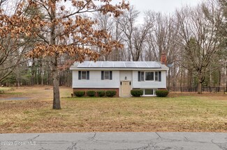 1549 Tina Ln, Castleton On Hudson, NY 12033