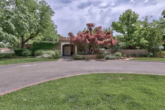 817 Salamanca St NW, Los Ranchos, NM 87107