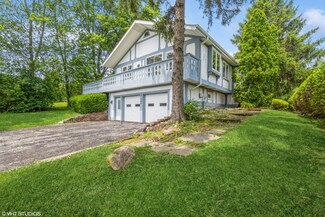 21984 W Kathy Ln, Hawthorn Woods, IL 60047