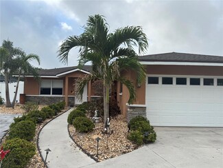 4304 E Drake Blvd, Bradenton, FL 34203