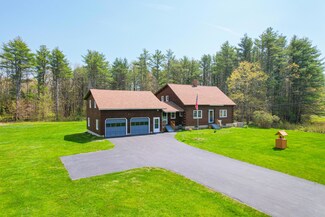 631 Foreside Rd, Topsham, ME 04086