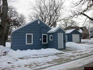 1209 Woodland Ave, Mankato, MN 56001