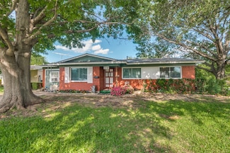 1811 Fairfax Ln, Carrollton, TX 75006